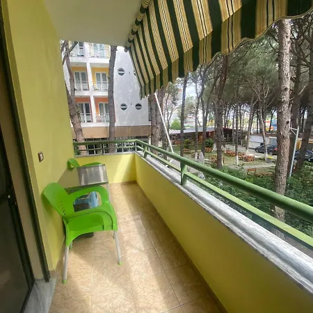 Rebi Beach Apartament Apartamento