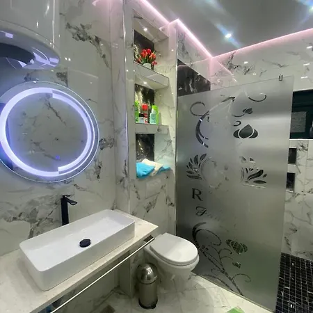 Rebi Beach Apartament Apartamento *