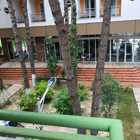 Rebi Beach Apartament Apartamento