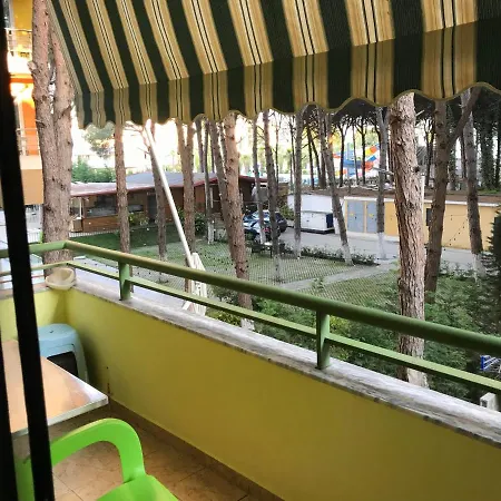 Apartamento Rebi Beach Apartament *